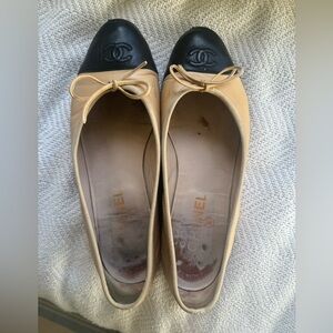 CHANEL Women's Black and Cream Loafers